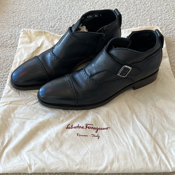 Salvatore Ferragamo black leather boots. Worn twice. Made in Italy. - Picture 4 of 9
